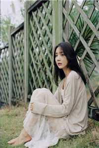 精选小说穿进游戏：开局攻略白月光女神